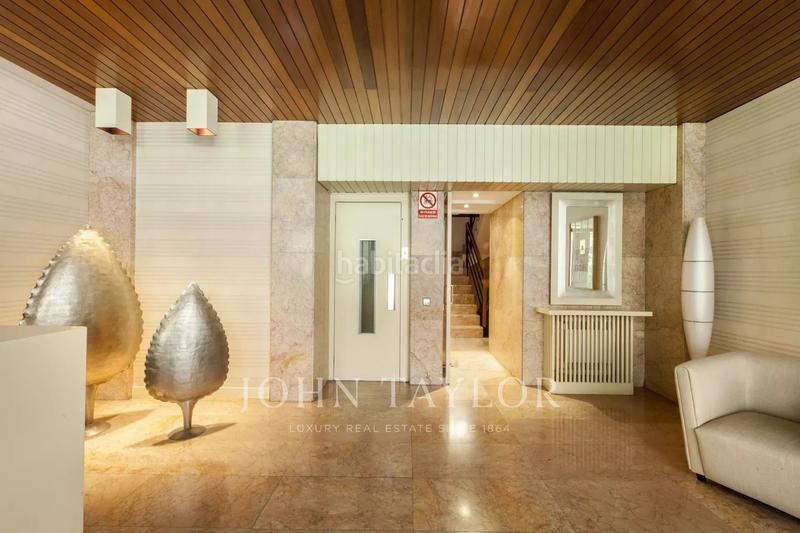 Foto a980f54e-ceff-4710-8dce-b21011fb82a0. Rent duplex with heating parking in Nueva España Madrid