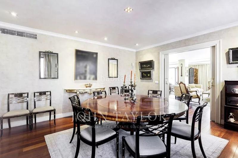 Foto f054f6ac-f9f2-4e79-a55b-e1ce8a0d7ef3. Rent duplex with heating parking in Nueva España Madrid