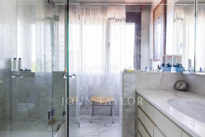 Foto fc2b1d60-feed-42e5-8d3c-87bdc79f67ff. Rent duplex with heating parking in Nueva España Madrid