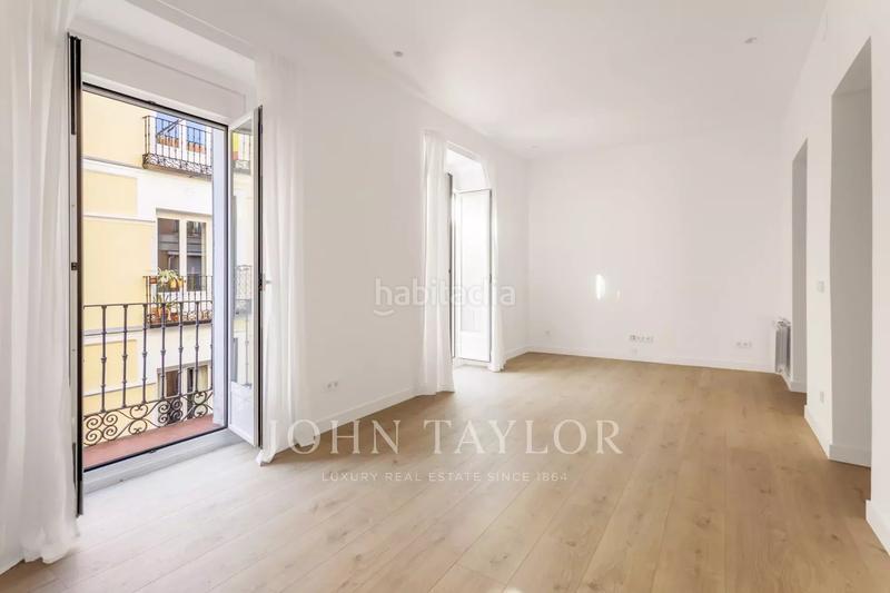 Foto 0e2e80c7-74b2-4c7c-828e-7eedda8dc651. Piso en Universidad-Malasaña Madrid