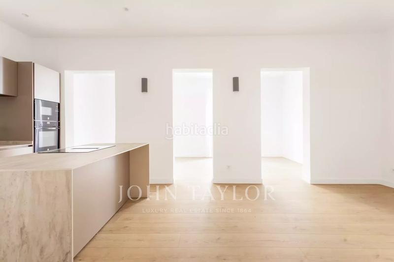 Foto 2ac754e3-552e-4e73-a4f6-8393b6898139. Piso en Universidad-Malasaña Madrid