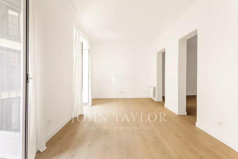 Foto 3b41057a-f43f-42b0-8de9-c8c3c89fbd0b. Piso en Universidad-Malasaña Madrid