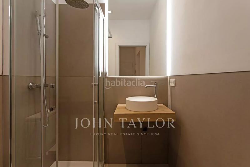 Foto 490a733c-c88f-4d52-bc98-4619d7e216a7. Piso en Universidad-Malasaña Madrid