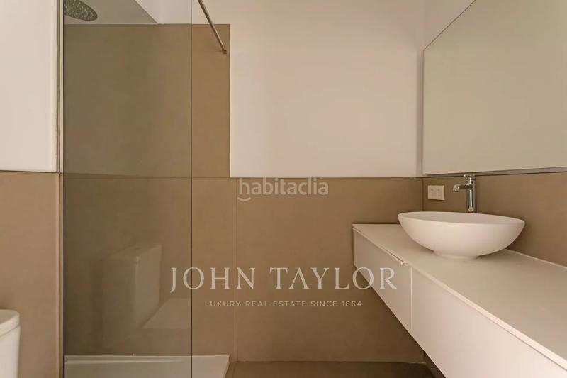 Foto 80fecda3-1bf7-493e-9b55-18480e7ead57. Piso en Universidad-Malasaña Madrid