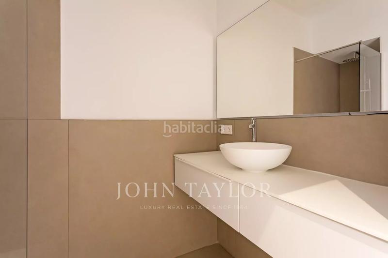 Foto 910b411d-3047-4d80-bd13-2c2d672cf532. Piso en Universidad-Malasaña Madrid