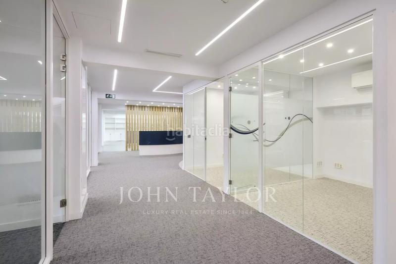 Foto 4475082e-432b-4427-8fb7-772741720eca. Rent office space with heating parking in Valdeacederas Madrid
