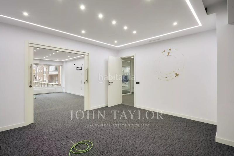 Foto 56810f49-b1f5-40a2-863b-d6649cd249ee. Rent office space with heating parking in Valdeacederas Madrid