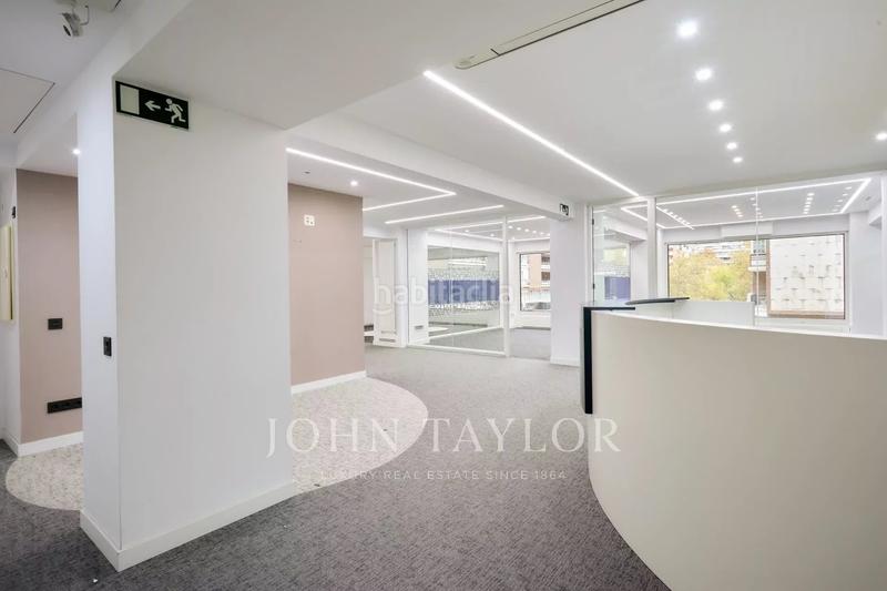Foto 5929c29e-6255-425d-9fc7-39212aba436b. Rent office space with heating parking in Valdeacederas Madrid