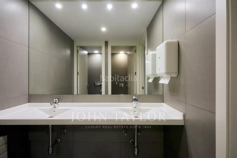 Foto 60e1fd68-6655-451e-a3cc-d86045f128d1. Rent office space with heating parking in Valdeacederas Madrid