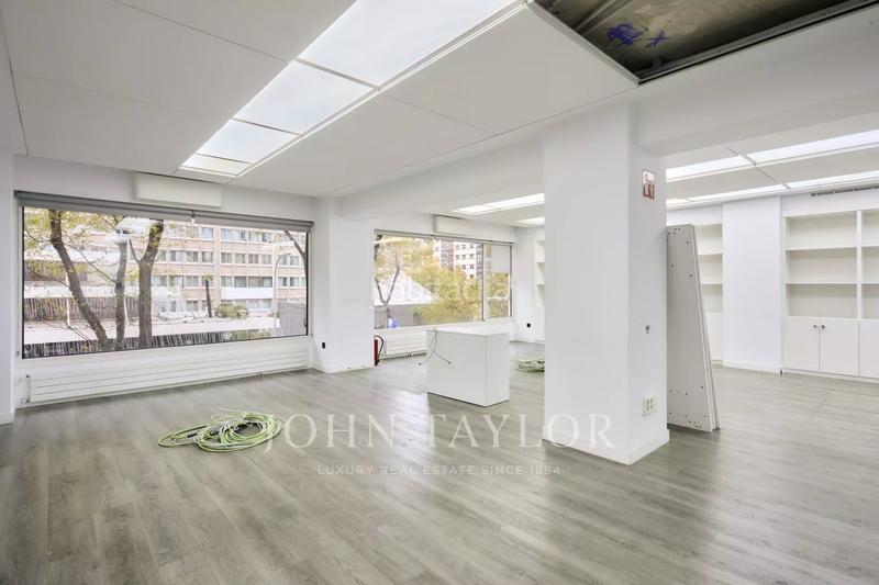 Foto 76864f71-4c44-4e9c-8e0f-d7ed02244572. Rent office space with heating parking in Valdeacederas Madrid