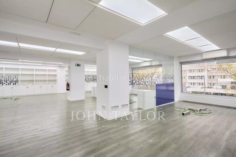 Foto 66a6a3a9-493f-4917-bd2c-584cba9561ce. Affitto ufficio con riscaldamento parcheggio in Valdeacederas Madrid