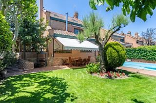 Rent Chalet in Somosaguas