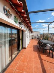 Flat  Avinguda d'apel·les mestres. Ático con terraza