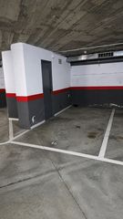 Car parking in Sagnier-Plaça de Catalunya. Parking y trastero en la zona av remolar