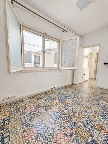 Foto a8bd2ba0-19c6-45bf-bbc2-2c1fb750c2ac. Pis amb xemeneia calefacció a Sagnier-Plaça de Catalunya Prat de Llobregat (El)