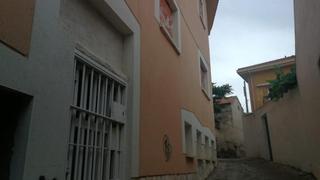 Edificio en Cuevas-Ilustración