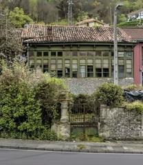 Casa a Sama. Chalet señorial de 1925 con capilla privada y jardín