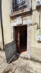 Maison jumelée à Cármenes. Casa de piedra con encanto histórico.
