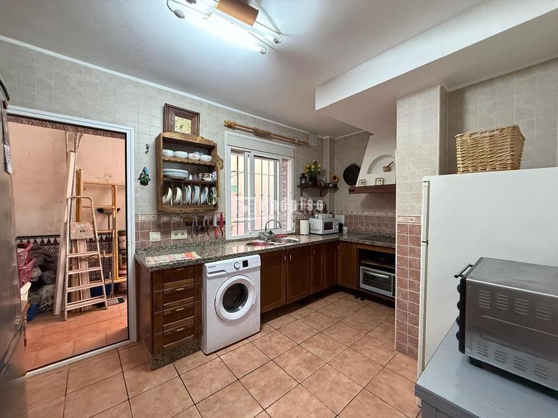 Foto 54c6f90a-3f04-41d0-a7e8-01f5c22f2212. Casa in Parque Ayala - Jardín de la Abadía - Huelín Málaga