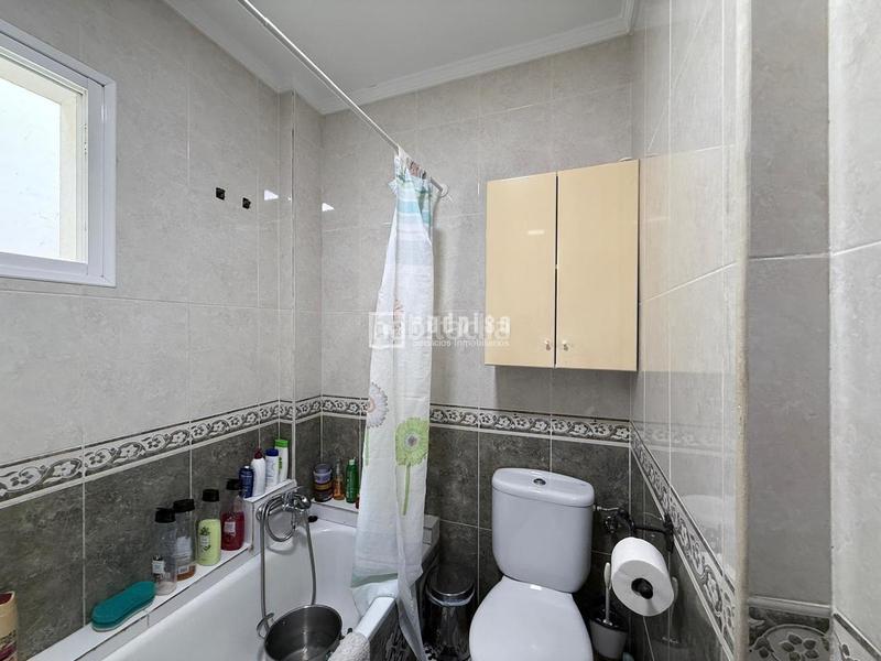 Foto a38dd8fe-5f5a-4ff6-a0d6-7b16f4aa16be. Casa in Parque Ayala - Jardín de la Abadía - Huelín Málaga