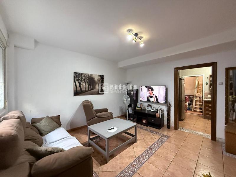 Foto e61fd869-e6d5-4a47-aef2-ce7a9e2e5971. Casa in Parque Ayala - Jardín de la Abadía - Huelín Málaga