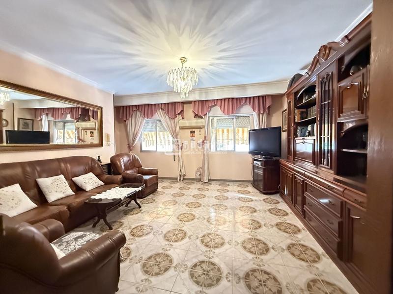 Foto e7f05e62-95ce-4ba0-96cf-7a96be45d8de. Alquiler casa en Parque Ayala - Jardín de la Abadía - Huelín Málaga