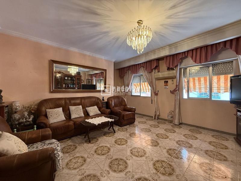 Foto 8929481c-8cce-4f3c-a5fc-47a0cee1bc46. Lloguer casa a Parque Ayala - Jardín de la Abadía - Huelín Málaga