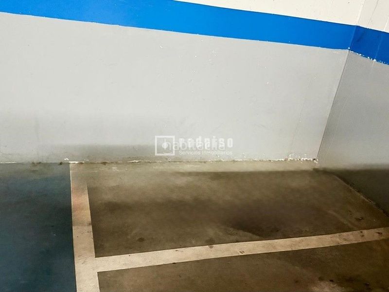 Foto cce07efc-825b-48ad-841f-175fd73c194a. Aparcament de moto a Girón - Las Delicias Málaga