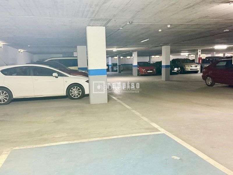 Foto f36607f5-1c7a-4c90-9e6e-7686aaa03cf3. Aparcament de moto a Girón - Las Delicias Málaga