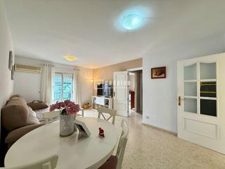 Pis  Datiles. Descubre este acogedor piso de 3 habitaciones situado en pleno c