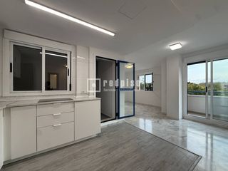 Location Appartement à Parque Ayala - Jardín de la Abadía - Huelín. Se alquila vivienda para temporada de 11 meses con posibilidad d