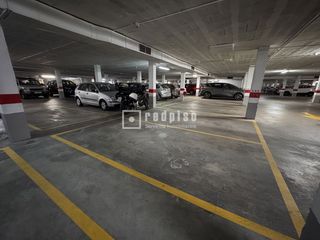 Miete Autoparkplatz in Parque Ayala - Jardín de la Abadía - Huelín