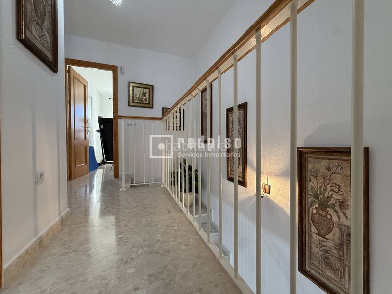 Foto c10e75e5-b5ea-4b27-a0ff-8a7d0ec2a7ce. Casa amb aparcament a estación de Cártama Cártama