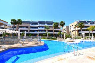 Piso en Playa Flamenca. Este apartamento de dos dormitorios, en segunda planta y con ori