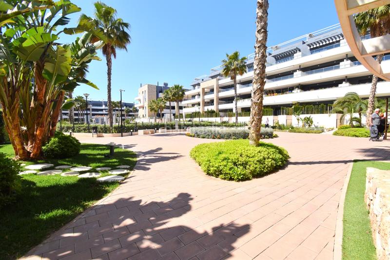 Foto a6fc6b33-c494-40c9-9854-a782bcc3632f. Pis amb calefacció piscina a Playa Flamenca Orihuela