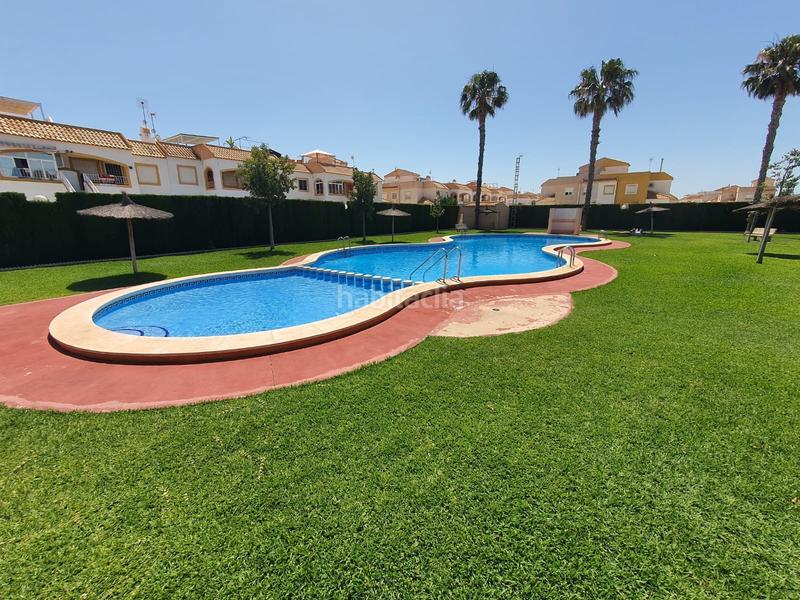 Foto 1a959484-b777-4c29-ac39-d2ef184ef834. Piso desde casas connect te presentamos este encantador apartamento en planta alta situado en una zona residencial muy tranquila de tor en Torrevieja