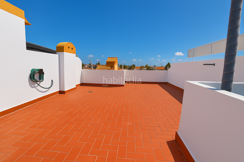 Foto 2099347b-aa46-4ed7-bd74-10549c5338c0. Piso desde casas connect te presentamos este encantador apartamento en planta alta situado en una zona residencial muy tranquila de tor en Torrevieja
