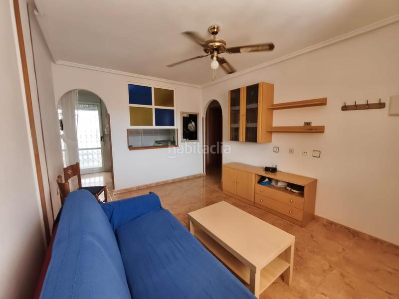 Foto d1ed4333-092f-4b41-88b8-89bb92e704e5. Piso desde casas connect te presentamos este encantador apartamento en planta alta situado en una zona residencial muy tranquila de tor en Torrevieja