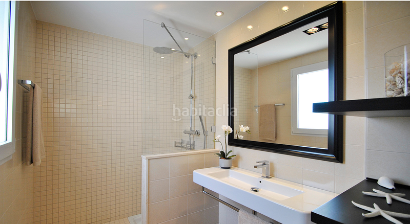 Foto 401eced2-d531-4adf-b369-28c5bfe35ef5. Casa villa de estilo mediterraacuteneo con vistas a las montantildeas y al mar.ampnbspesta casa tiene una ubicacioacuten ideal en la ex en Elche / Elx