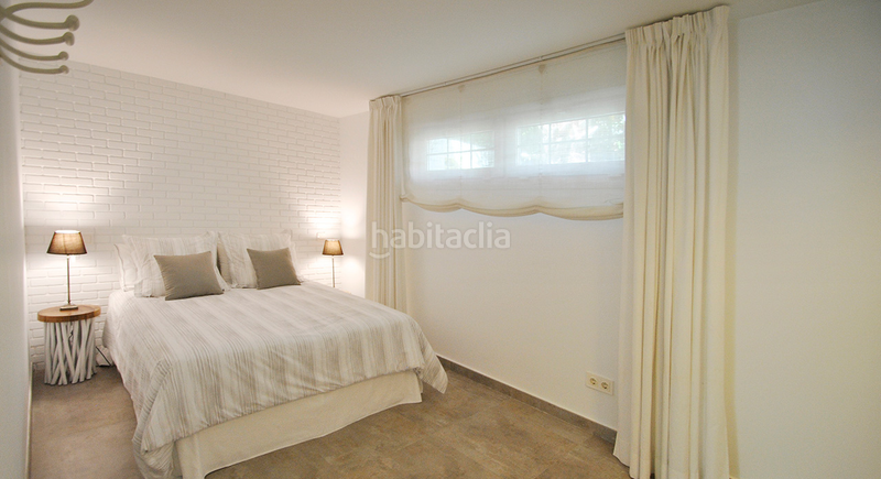 Foto c80b9fa6-6c17-4ef3-b9be-01f128b6706c. Casa villa de estilo mediterraacuteneo con vistas a las montantildeas y al mar.ampnbspesta casa tiene una ubicacioacuten ideal en la ex en Elche / Elx