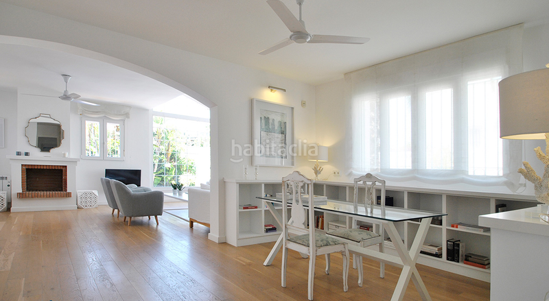 Foto cc623919-dc6a-4db5-8250-ca76affe61c6. Casa villa de estilo mediterraacuteneo con vistas a las montantildeas y al mar.ampnbspesta casa tiene una ubicacioacuten ideal en la ex en Elche / Elx