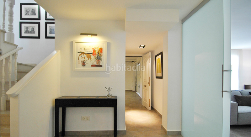 Foto d980e37c-ceee-4b12-b232-4bd7b54504e5. Casa villa de estilo mediterraacuteneo con vistas a las montantildeas y al mar.ampnbspesta casa tiene una ubicacioacuten ideal en la ex en Elche / Elx