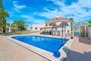 Maison à Rojales. Te presentamos esta espectacular villa independiente ubicada en