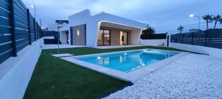 Maison à Rojales. Descubre una joya inmobiliaria en el corazoacuten de ciudad ques