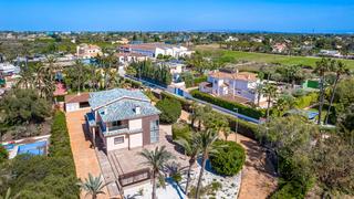 Casa a Alzabares. Bienvenido a este espacioso chalet con una ubicacioacuten privil