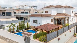 Maison à Montesinos (Los). Presentamos esta impresionante casa familiar, ubicada en una de