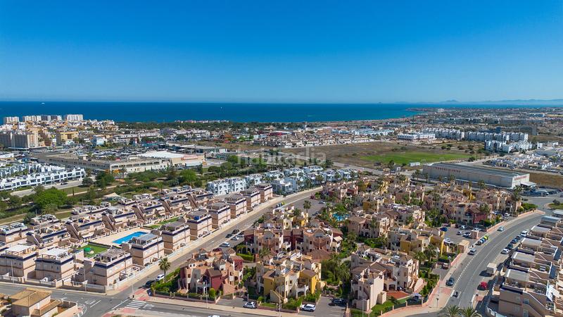 Foto 03ac3ee0-39c9-4a25-aea0-217b7dbeb4d4. Pis amb calefacció piscina a Los Balcones-Los Altos Torrevieja