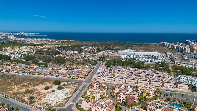 Foto b942b134-35a7-4c3f-b61b-c62ceb3423eb. Pis amb calefacció piscina a Los Balcones-Los Altos Torrevieja