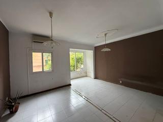 Flat  Carrer de francesc martí i móra. Piso en venta al frente todo exterior, muy luminoso.