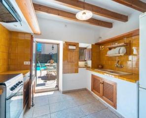 Maison  Avinguda d'astúries. Chalet independiente con terraza y piscina